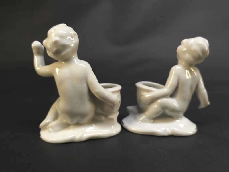 Charmiga porslinsfigurer med små blomkrukor – vintageinspirerat set