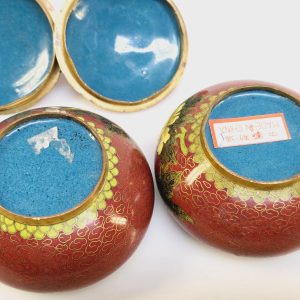 Elegant kinesiskt par cloisonné-skålar – ett konstnärligt mästerverk