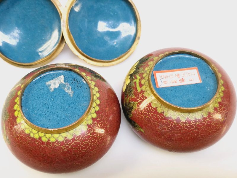 Elegant kinesiskt par cloisonné-skålar – ett konstnärligt mästerverk