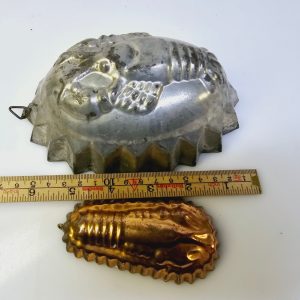 Rosenthal vintage kakformar i metall och koppar – hummermotiv