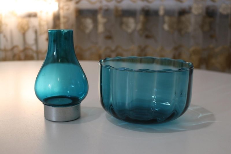 Skål och lykta i blått glas, Älghults glasbruk