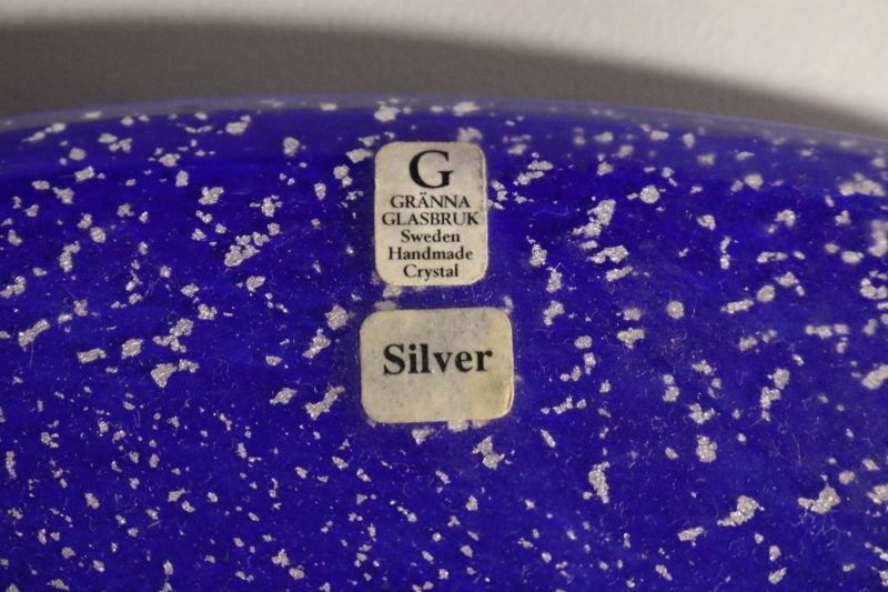 Vacker blå skål från Gränna Glasbruk med silverdetaljer