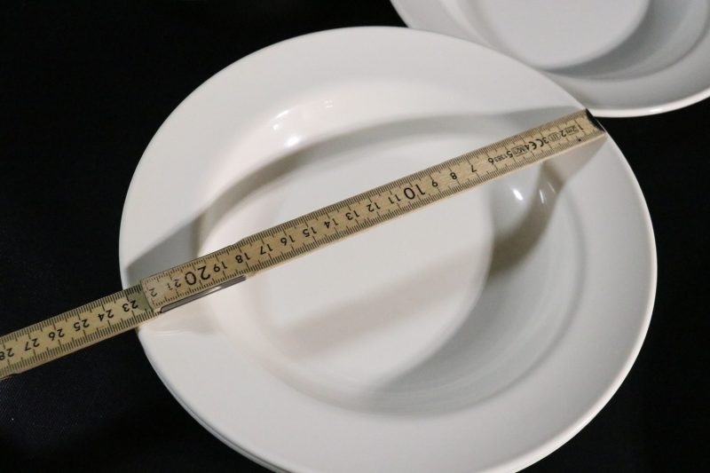 Set med 6 Gustavsberg-tallrikar i plast – Praktisk Svensk Design