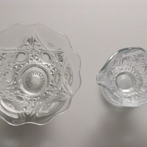 Elegant Gräddkanna och skål i högkvalitativt klart glas