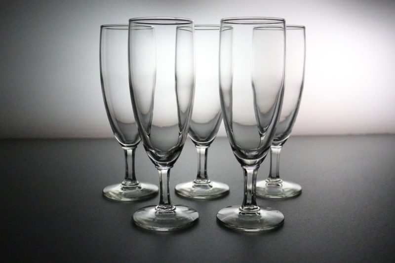 5st Eleganta Champagneglas – Tidlös Design i Kristallklart Glas
