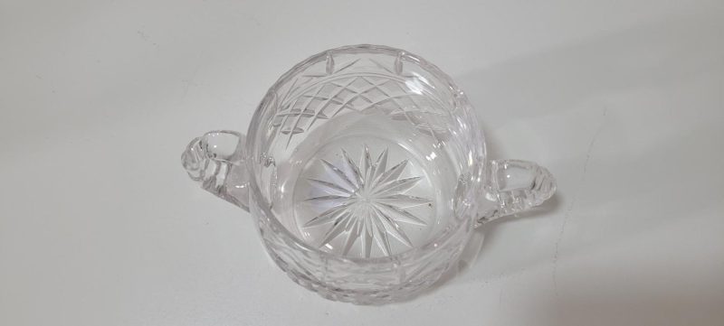 Sockerskål med hänklar, troligen kristall