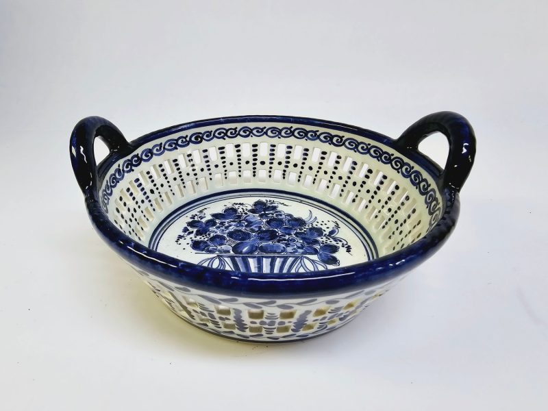 Handmålad Delfts Blauw skål med unikt mönster och elegant design