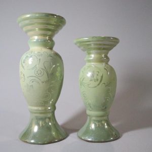 2st ljusgröna ljushållare i keramik, högsta 24cm