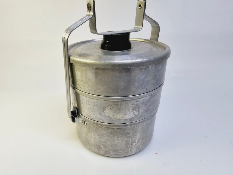 Rustik och charmig trippelmatslåda i aluminium – en vintagepärla