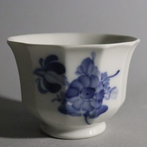 Royal Copenhagen Blåkopp – Klassisk Dansk Elegans
