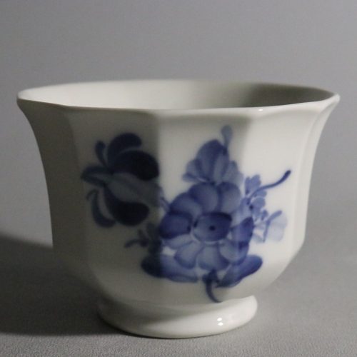 Royal Copenhagen Blåkopp – Klassisk Dansk Elegans