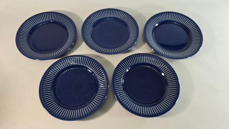 Assietter, "STRIMMIG" , stengods, IKEA