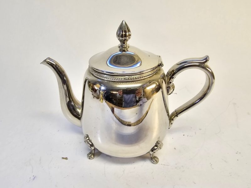 Elegant Tekanna i Nysilver  – Tidlös Design från 1900-talet