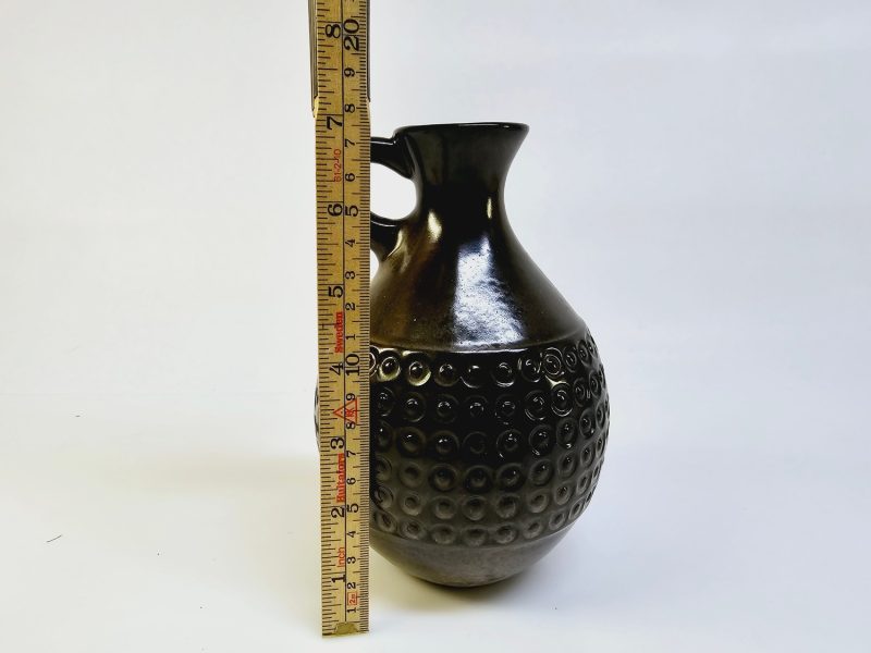 Ikonisk vas "Etna" av Mari Simmulson – Upsala-Ekeby, 17,5 cm