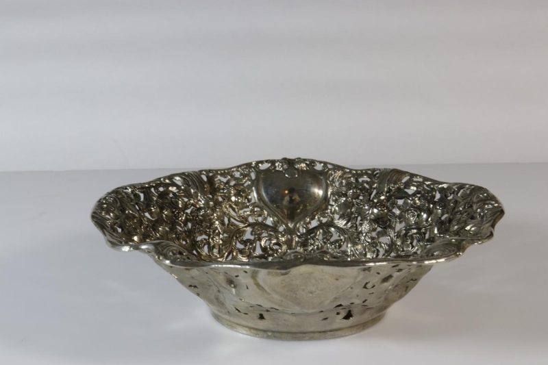 SKÅL, med genombruten dekor, troligen nysilver