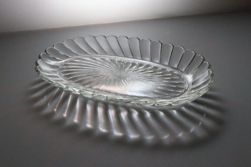 Glasfat i pressglas, 23,5cm