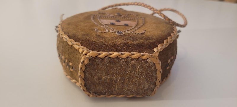 Saltflaska / Plunta i glas handarbete toligen skinn