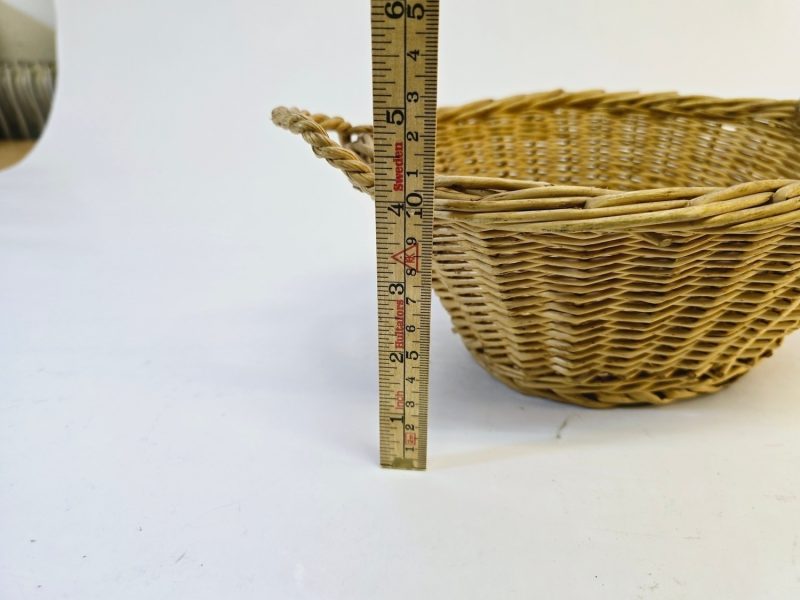 Handflätad Korg i Naturmaterial – Perfekt för Förvaring eller Dekoration, 29 cm