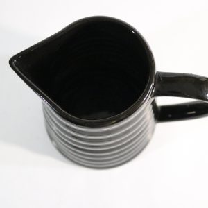 Elegant Svart Kanna "Bölja" från Åhléns, 18 cm