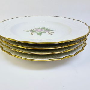 Elegant Set med 4 Tallrikar – Royal Copenhagen Blomsterdekoration