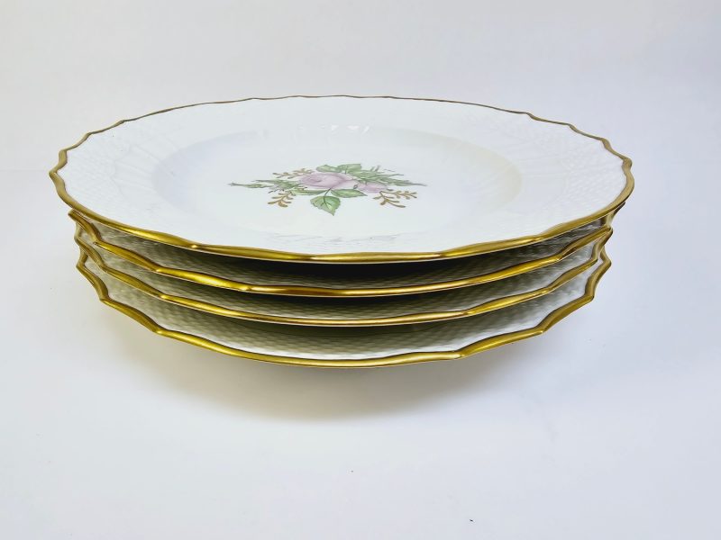Elegant Set med 4 Tallrikar – Royal Copenhagen Blomsterdekoration