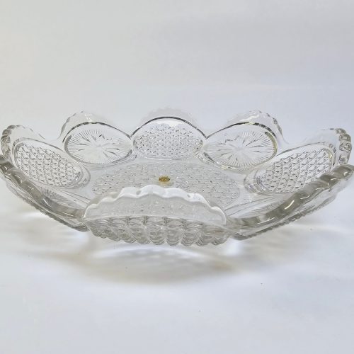 Elegant glasskål med tidlös charm – perfekt för ditt hem!