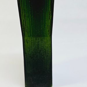 Grön Retrovas i Glas – Stilren och Unik Design
