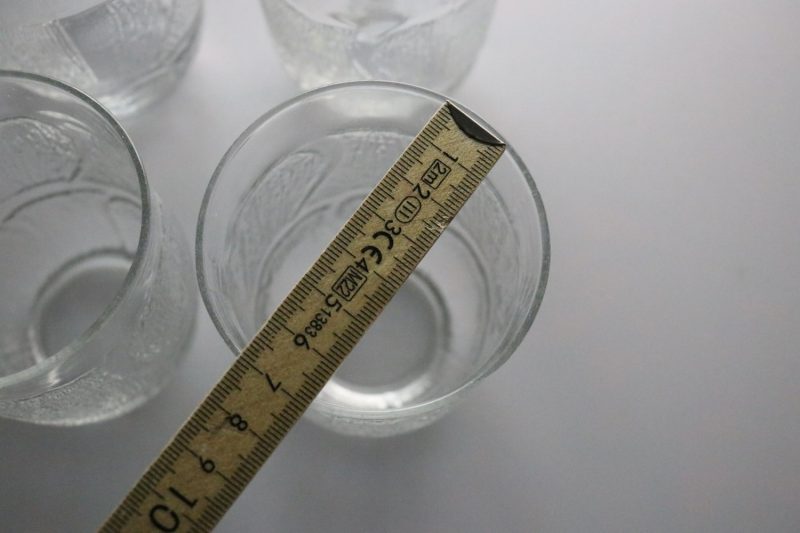 Set om 4 Glas med Struktur – Eleganta och Unika