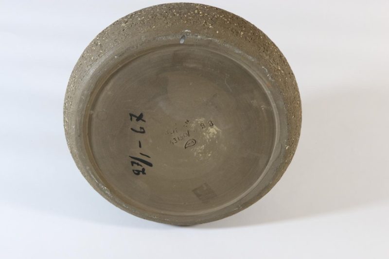 Mari Simmulson ,, Krus ,, skål 43130/898 ,Upsala Ekeby 60 talet