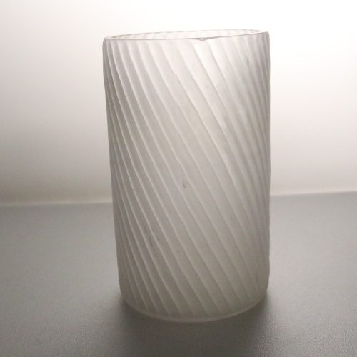 Vit avlång vas spiral dekor, frostat glas