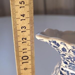 Vintage Enesco japansk vit och blå blomkanna