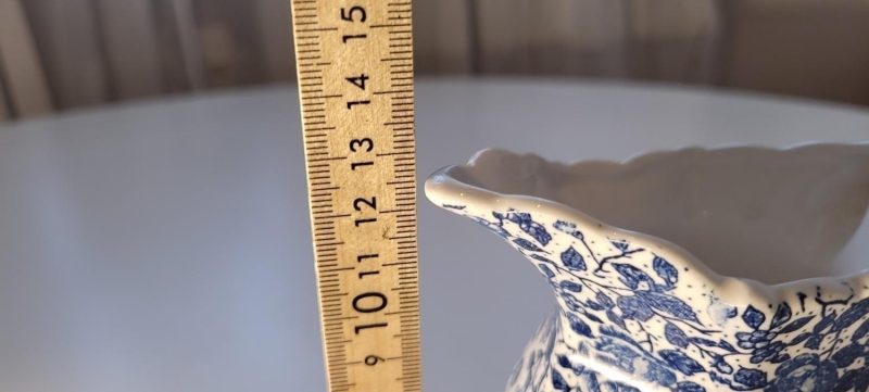 Vintage Enesco japansk vit och blå blomkanna