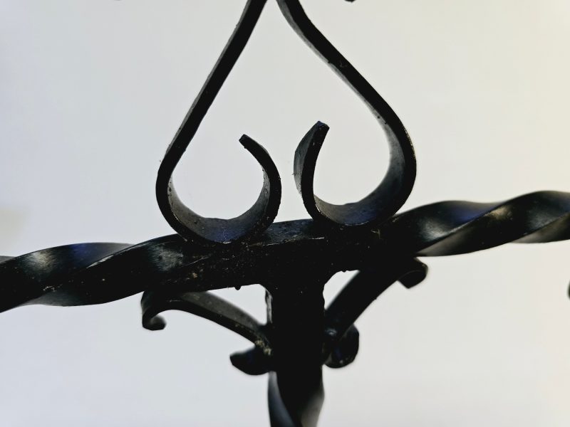 Handsmidd Ljusstake i Järn – 36 cm Hög