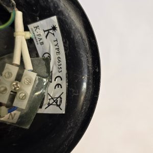 Elegant Taklampa med Glasprismor – Klassisk Charm och Tidlös Design