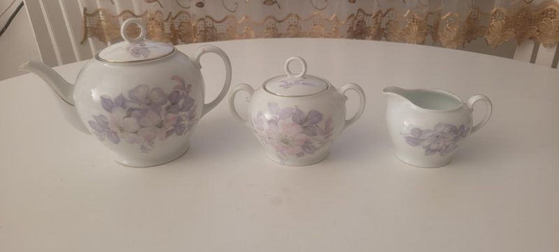 Servisdelar, Kanna, sockerskål och gräddkanna, "Victoria" Czechoslovakia