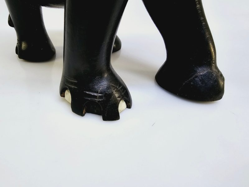 Handgjord träelefant – 31,5 cm hög