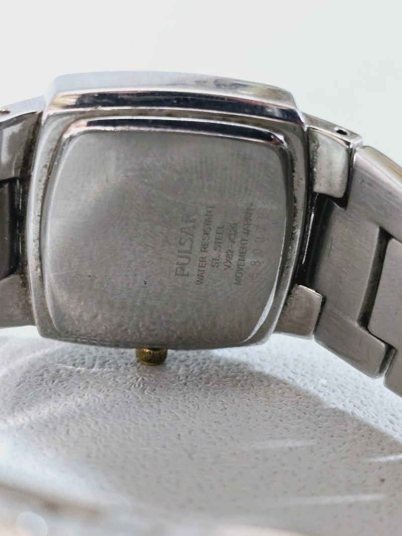 PULSAR WATER RESISTANT ST. STEEL VX82-X320 MOVEMENT JAPAN 580072