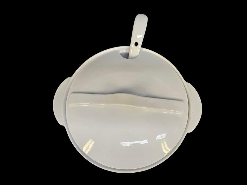 Elegant serveringsskål med lock och slev – Tidlös design för varje tillfälle