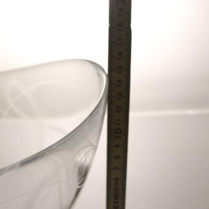 Skål, "Pond Trassel", Orrefors. Längd: 21cm, höjd: 15cm