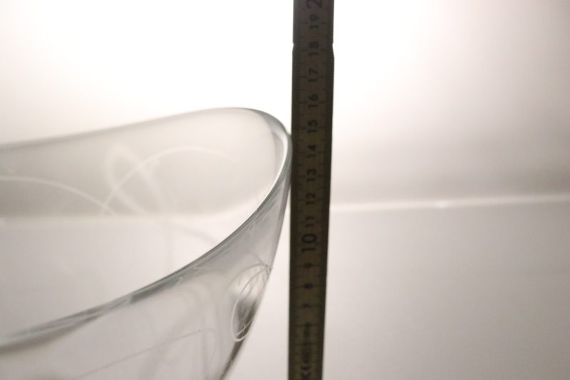 Skål, "Pond Trassel", Orrefors. Längd: 21cm, höjd: 15cm