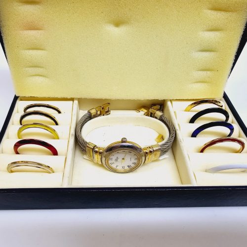 Elegant armbandsur från Jean Jacques – klassisk design med utbytbara ramar