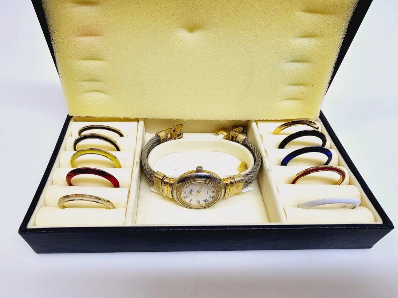 Elegant armbandsur från Jean Jacques – klassisk design med utbytbara ramar