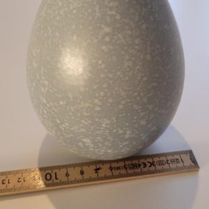 Vacker vas i keramik, ljusblå med guld i mynningen, 23cm