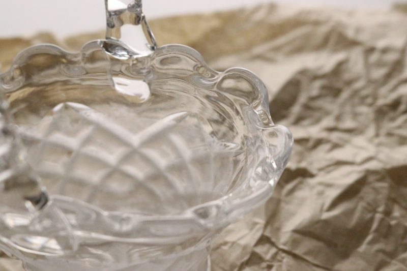 Unik Glasskål i Korgdesign – Observera Kalkbeläggning!