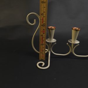 Charmig ljusstake i smide med kopparinslag – Vintage elegans