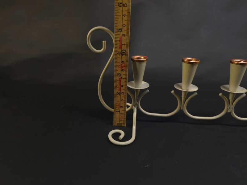 Charmig ljusstake i smide med kopparinslag – Vintage elegans