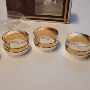 4st servettringar i metall
