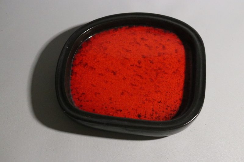 Vacker retrofat med röd glasyr – 23 cm