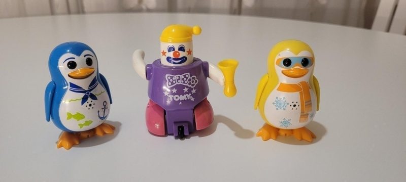2st "DIGIPENGUINS" dansande pingviner och TOMY leksak