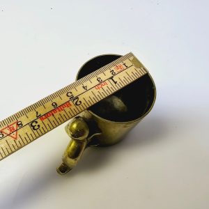 Vintage mässingsmugg med ormhandtag